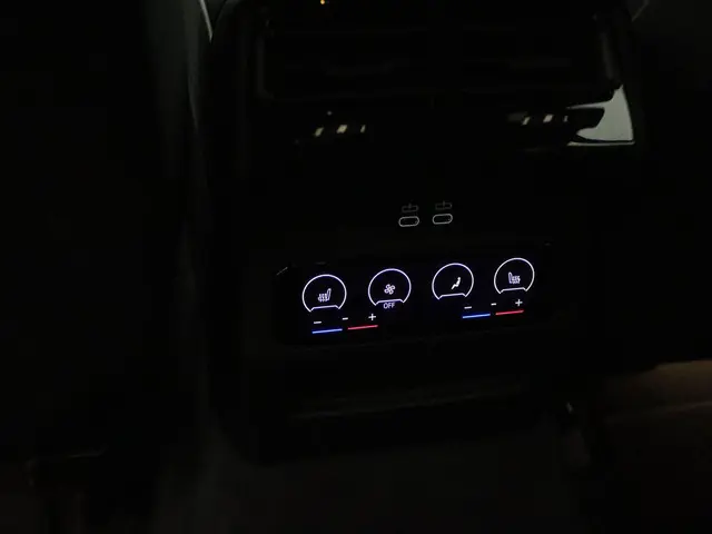 BMW 5 Serie Touring 550e xDrive 2025 Hybride Benzine 25