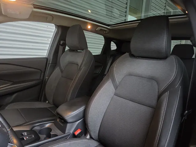 Nissan QASHQAI 1.3 MHEV N-Connecta 2023 Benzine 6