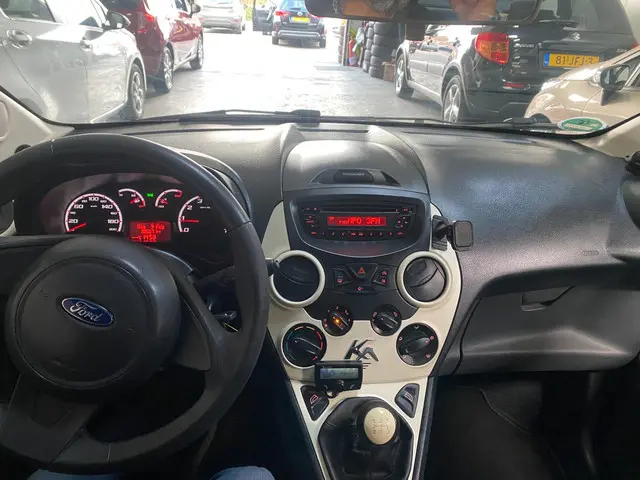 Ford Ka 1.2 Style start/stop 2015 Benzine 11