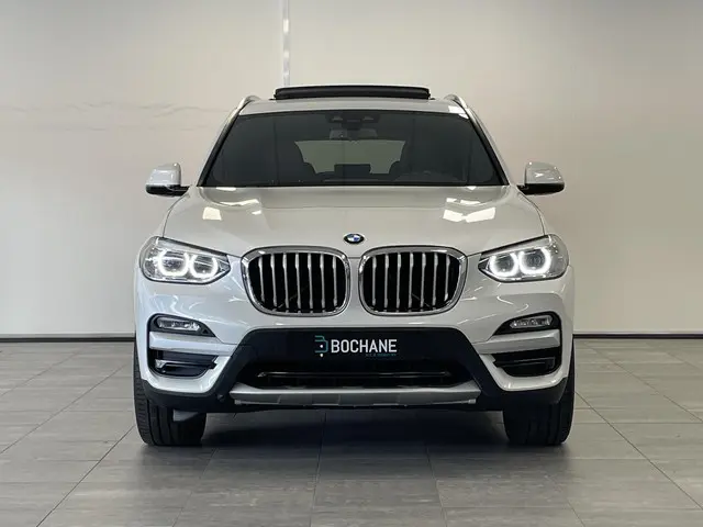 BMW X3 xDrive20i High Executive 2019 Benzine 8