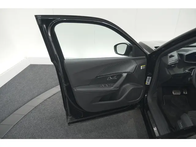 Peugeot 2008 PureTech 130 EAT8 GT 2024 Benzine 73
