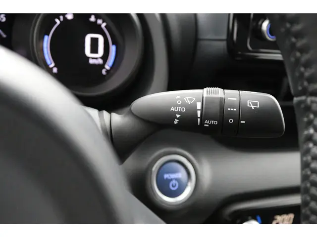 Toyota Yaris 1.5 Hybrid Dynamic 2020 Hybride Benzine 31
