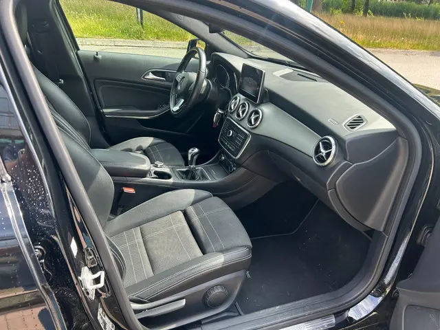 Mercedes-Benz GLA 180 Ambition ,93000 km N.A.P 2016 Benzine 6