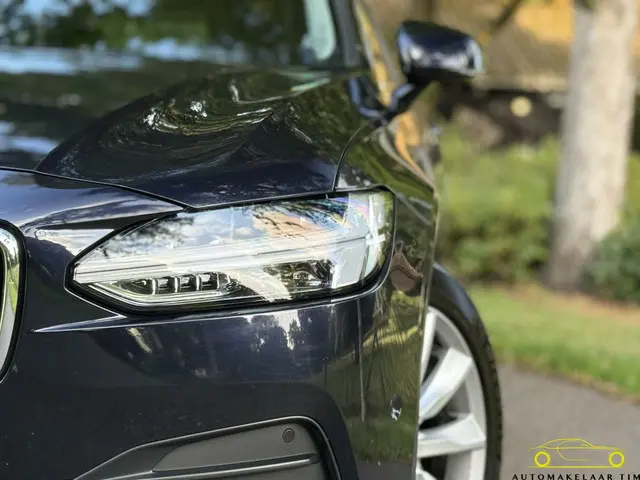 Volvo V90 2.0 T5 Momentum / Orig. NL / NAP 2017 Benzine 32