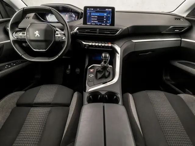 Peugeot 5008 1.2 PureTech Sport 7 Persoons 2022 Benzine 6