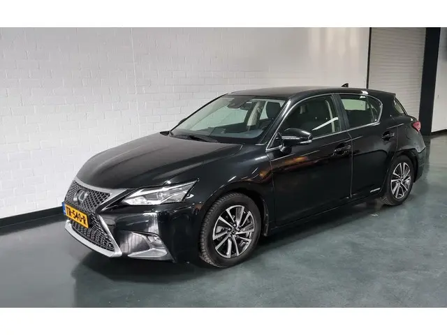 Lexus CT 200h Business Line / Trekhaak 2018 Hybride Benzine 6