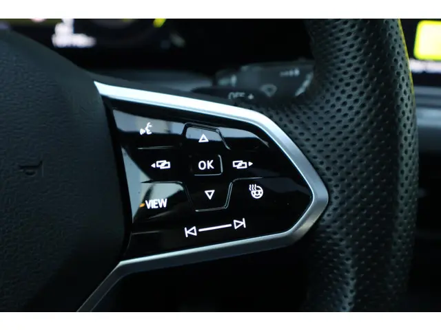 Volkswagen Golf 1.5 eTSI R-Line Business 2021 Benzine 20