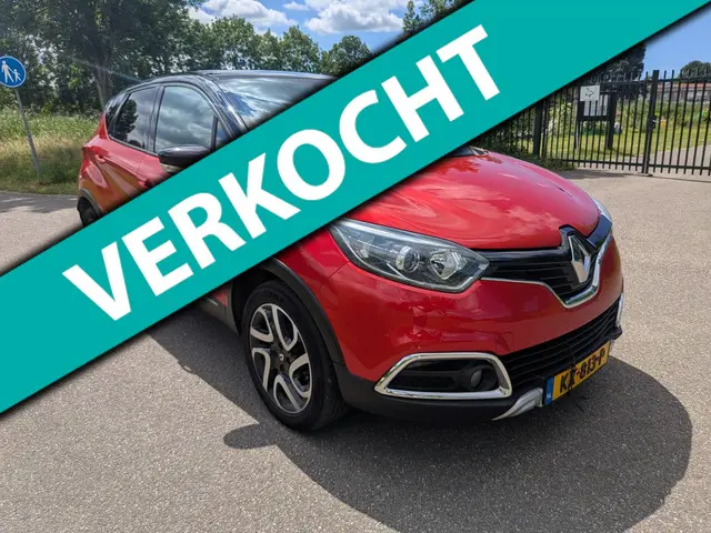 Renault Captur 0.9 TCe Helly Hansen 2015 Benzine