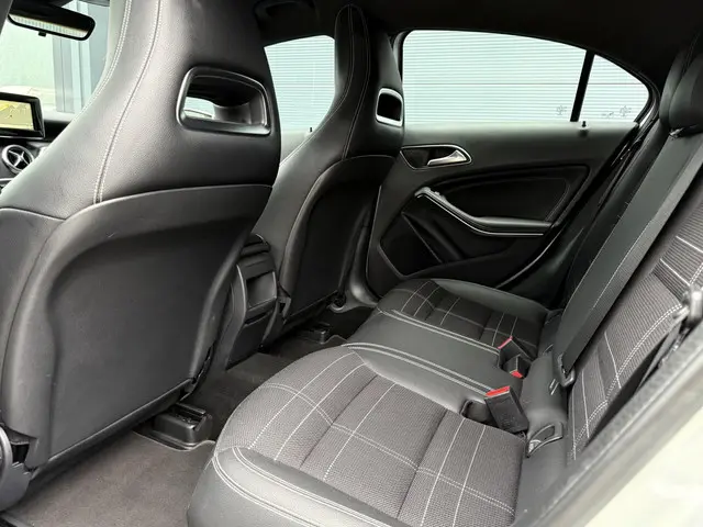 Mercedes-Benz A-Klasse 180 Ambition 2015 Benzine 13