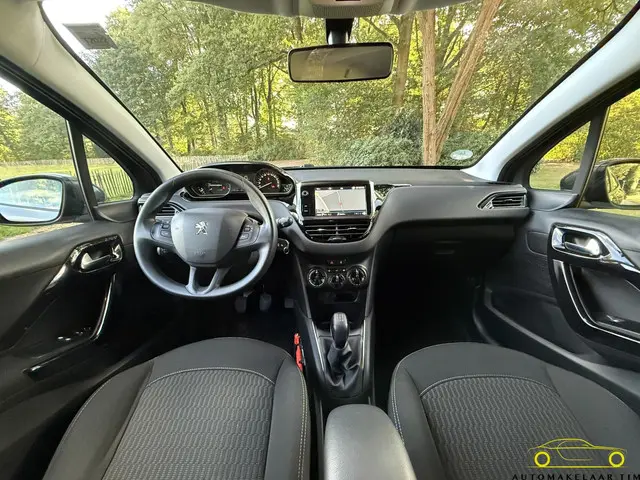 Peugeot 208 1.2 PureTech / Orig. NL / 1e eig. 2018 Benzine 29
