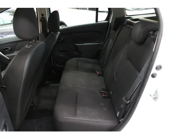 Dacia Logan MCV 0.9 TCe Lauréate 2015 Benzine 6