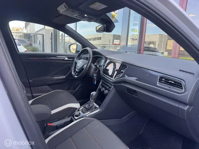 Volkswagen T-Roc 2.0 TSI 4Motion Sport 2018 Benzine 8