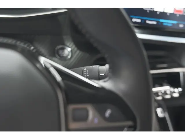Peugeot 2008 PureTech 130 Allure 2020 Benzine 34