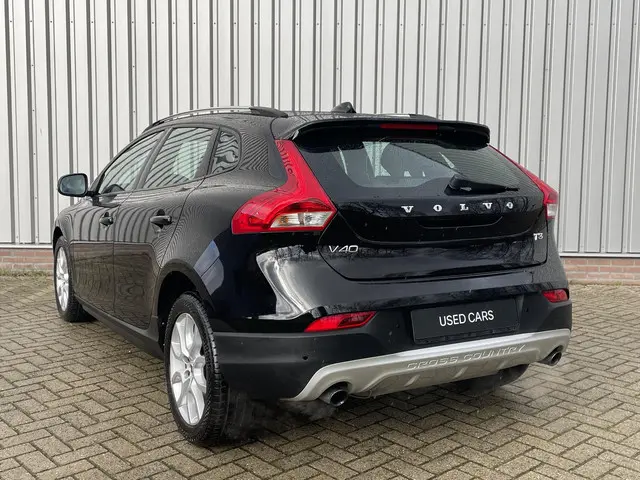 Volvo V40 Cross Country 1.5 T3 Nordic+ 2017 Benzine 2