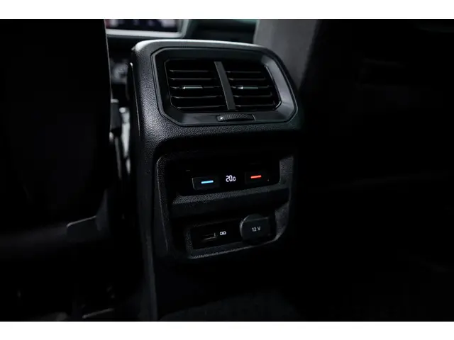 Volkswagen Tiguan 2.0 TSI 4Motion Highline 2018 Benzine 34