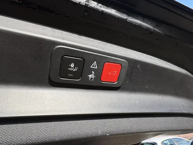 Peugeot 5008 1.2T 130pk Blue Lease GT-Line 2018 Benzine 12