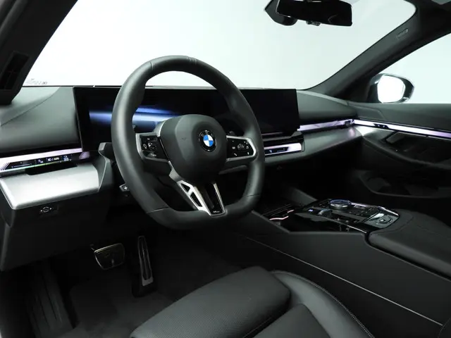 BMW 5 Serie Sedan 540d xDrive 2024 Diesel 6