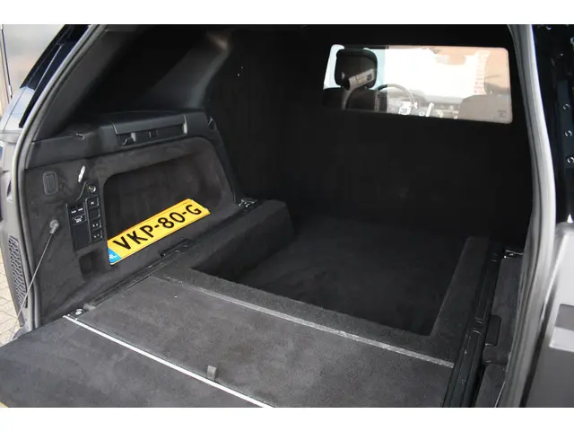 Land Rover Discovery 3.0 D300 HSE 2021 Diesel 38