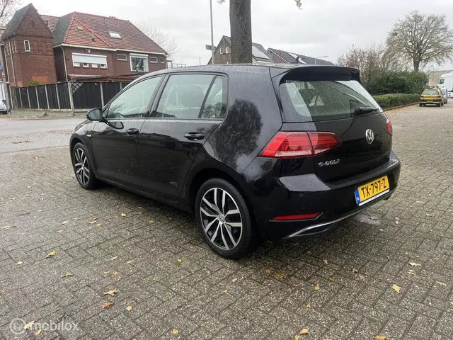 Volkswagen e-Golf 5D Nieuwe APK ACC DAB 2018 Elektrisch 4