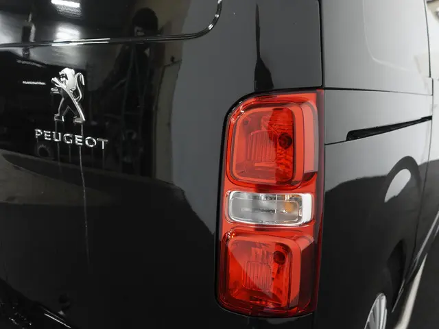 Peugeot Expert 120PK L2 2023 Diesel 8