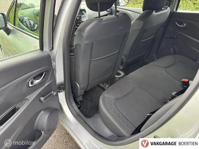 Renault Clio Estate 0.9 TCe Limited 2020 Benzine 12