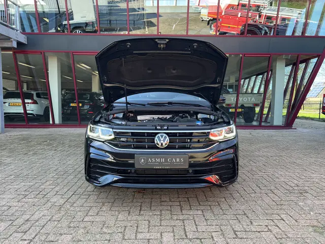 Volkswagen Tiguan 1.5 TSI R-Line Business+ 2023 Benzine 45