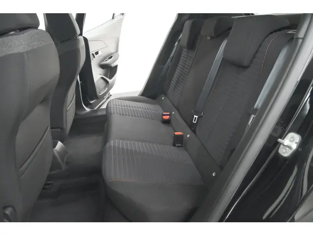 Peugeot 2008 PureTech 130 EAT8 Active 2021 Benzine 25