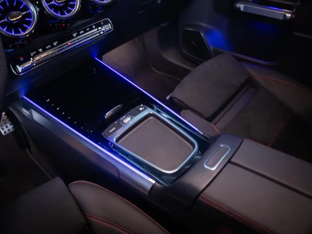 Mercedes-Benz EQB 250+ AMG Line 2024 Elektrisch 43