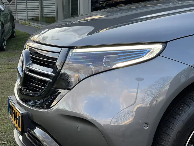 Mercedes-Benz EQC 400 4MATIC AMG 2021 Elektrisch 4