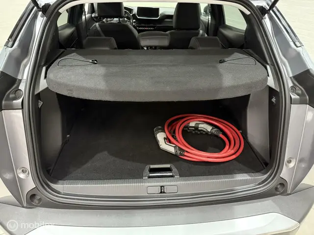 Peugeot e-2008 EV GT 50 kWh 2021 Elektrisch 14