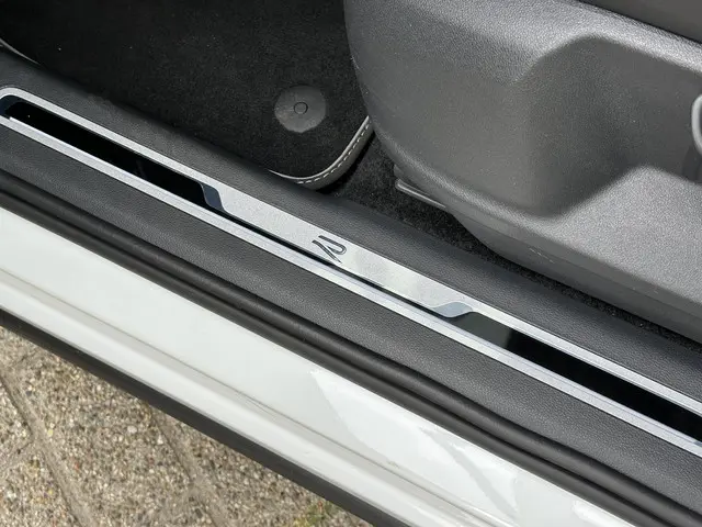 Volkswagen Tiguan 1.5 TSI R-Line 2023 Benzine 30