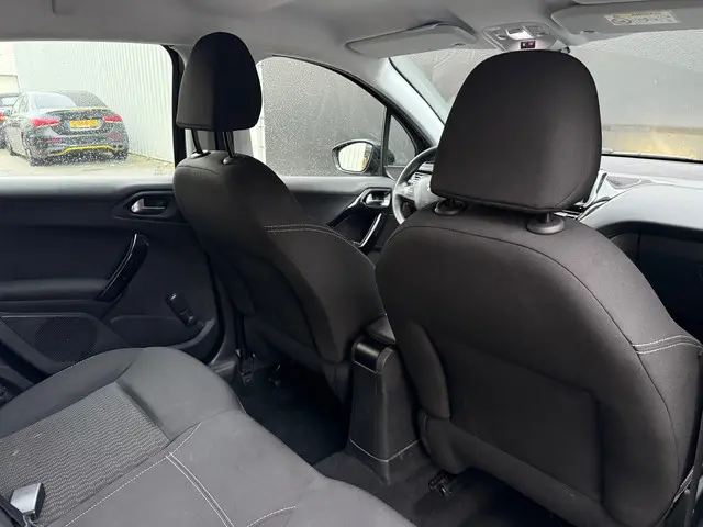 Peugeot 208 1.2 PureTech Blue Lion 2017 Benzine 28