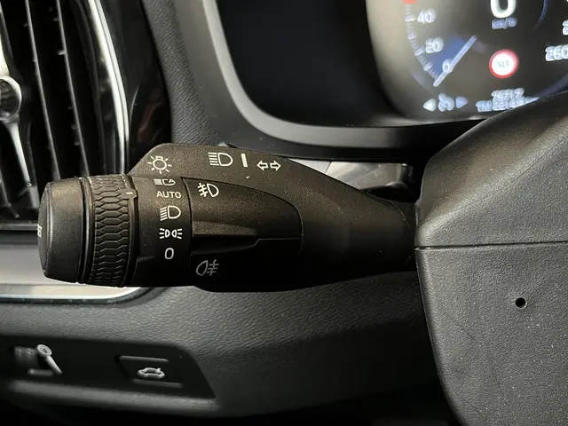Volvo V60 2.0 B3 Momentum Advantage 2021 Benzine 33