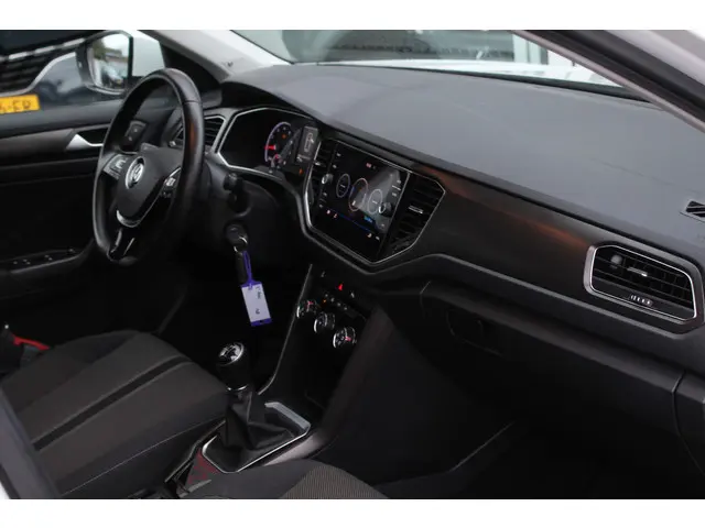 Volkswagen T-Roc 1.5 TSI Style//Carplay//150PK! 2019 Benzine 21