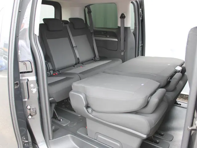 Peugeot e-Traveller Standard 75 kWh 2025 Elektrisch 14