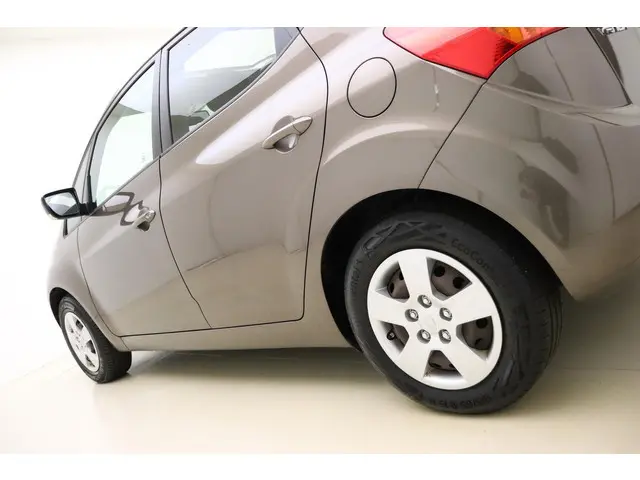 Kia Venga 1.4 CVVT 90pk Vibe 2015 Benzine 16