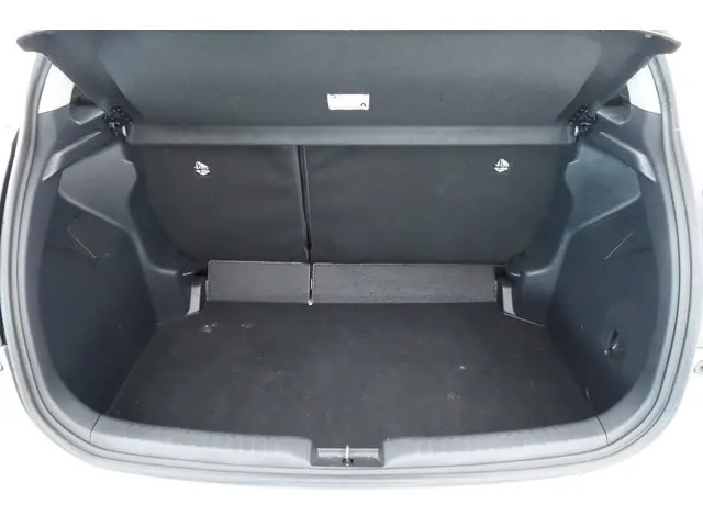 Toyota Yaris 1.5 VVT-i Dynamic 2023 Benzine 23