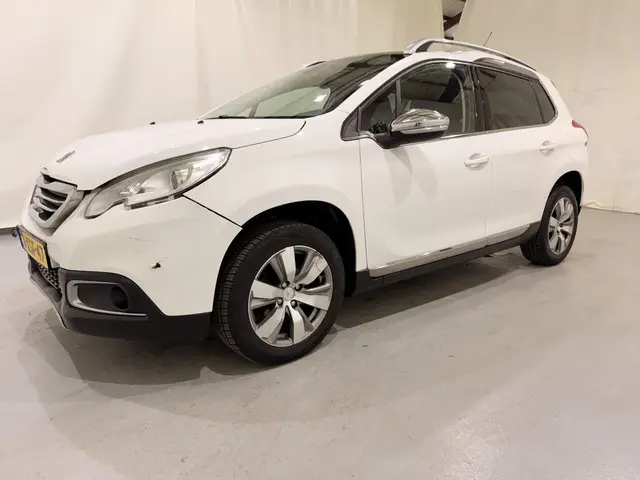 Peugeot 2008 1.2 PureTech Allure Automaat 2014 Benzine 16
