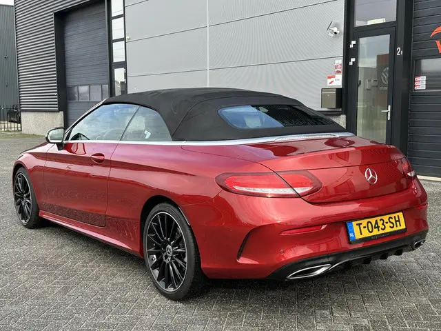 Mercedes-Benz C-Klasse Cabrio 200 AMG 2017 Benzine 26