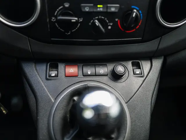 Peugeot Partner Tepee 1.2 PureTech Active 2017 Benzine 21