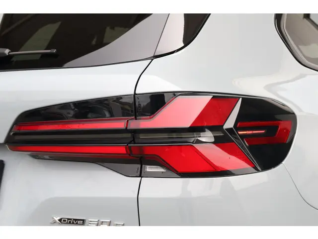 BMW X5 xDrive50e 2025 Hybride Benzine 64