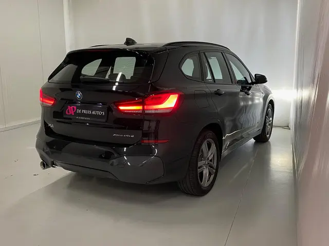 BMW X1 xDrive25e Executive 2021 Hybride Benzine 37