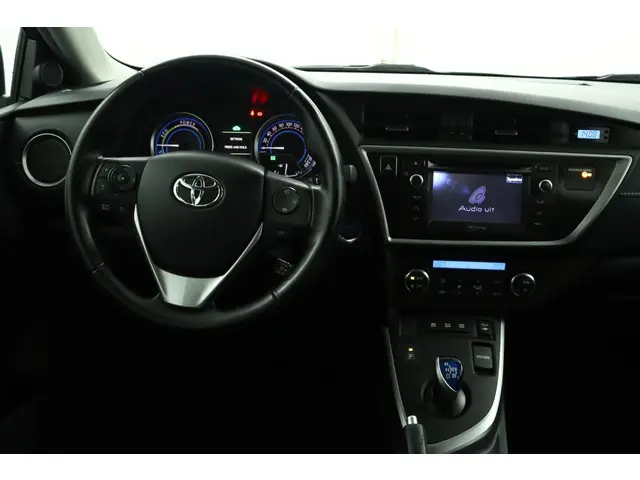 Toyota Auris 1.8 Hybrid Executive 2013 Hybride Benzine 63