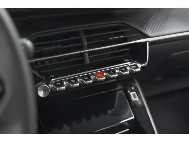 Peugeot 208 PureTech 100 Allure 2024 Benzine 39