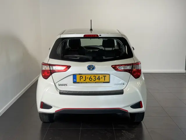 Toyota Yaris 1.5 Hybrid Aspiration 2017 Hybride Benzine 7