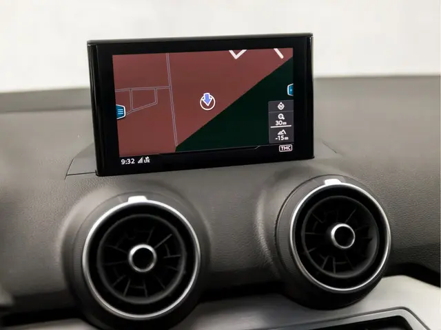 Audi Q2 1.0 TFSI Sport 2017 Benzine 8