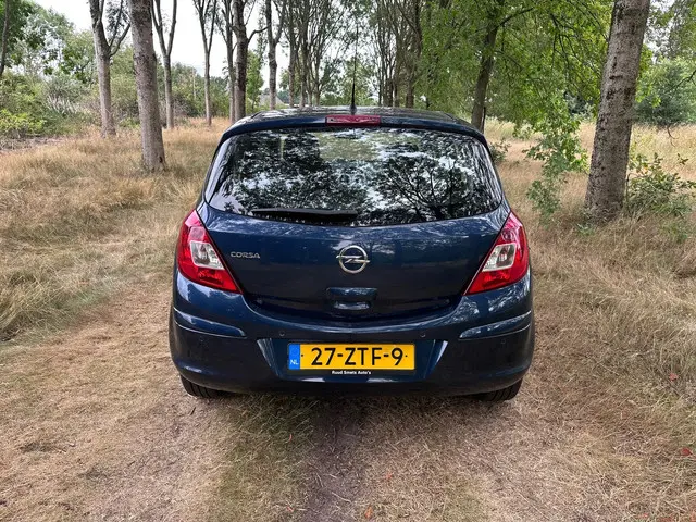 Opel Corsa 1.4-16V Cosmo apk t/m 31-01-2026 2013 Benzine 4
