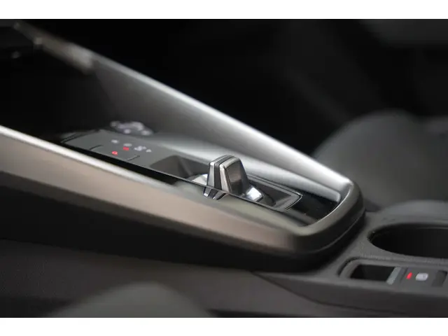 Audi A3 35TFSI S-Line[RS Velg Pano Leder] 2020 Benzine 26