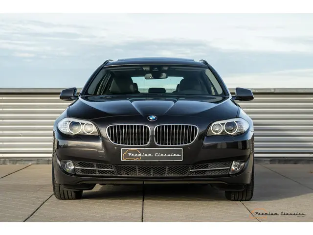 BMW 5 Serie Touring 535xi 2013 Benzine 2