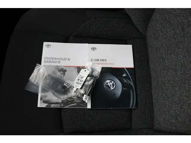 Toyota C-HR 1.8 Hybrid 140 Active 2025 Hybride Benzine 9
